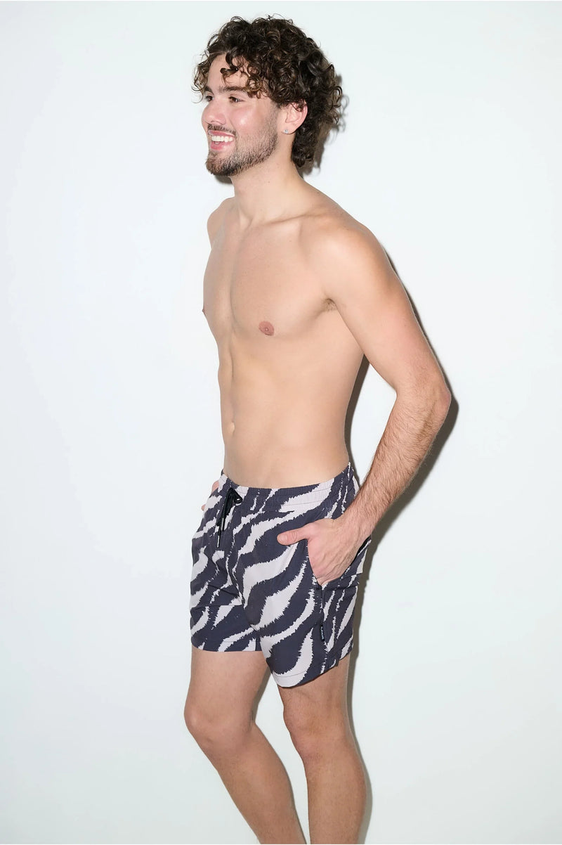 Tulum 5-Inch Swim Trunk Black Wave - PLAYALUXE