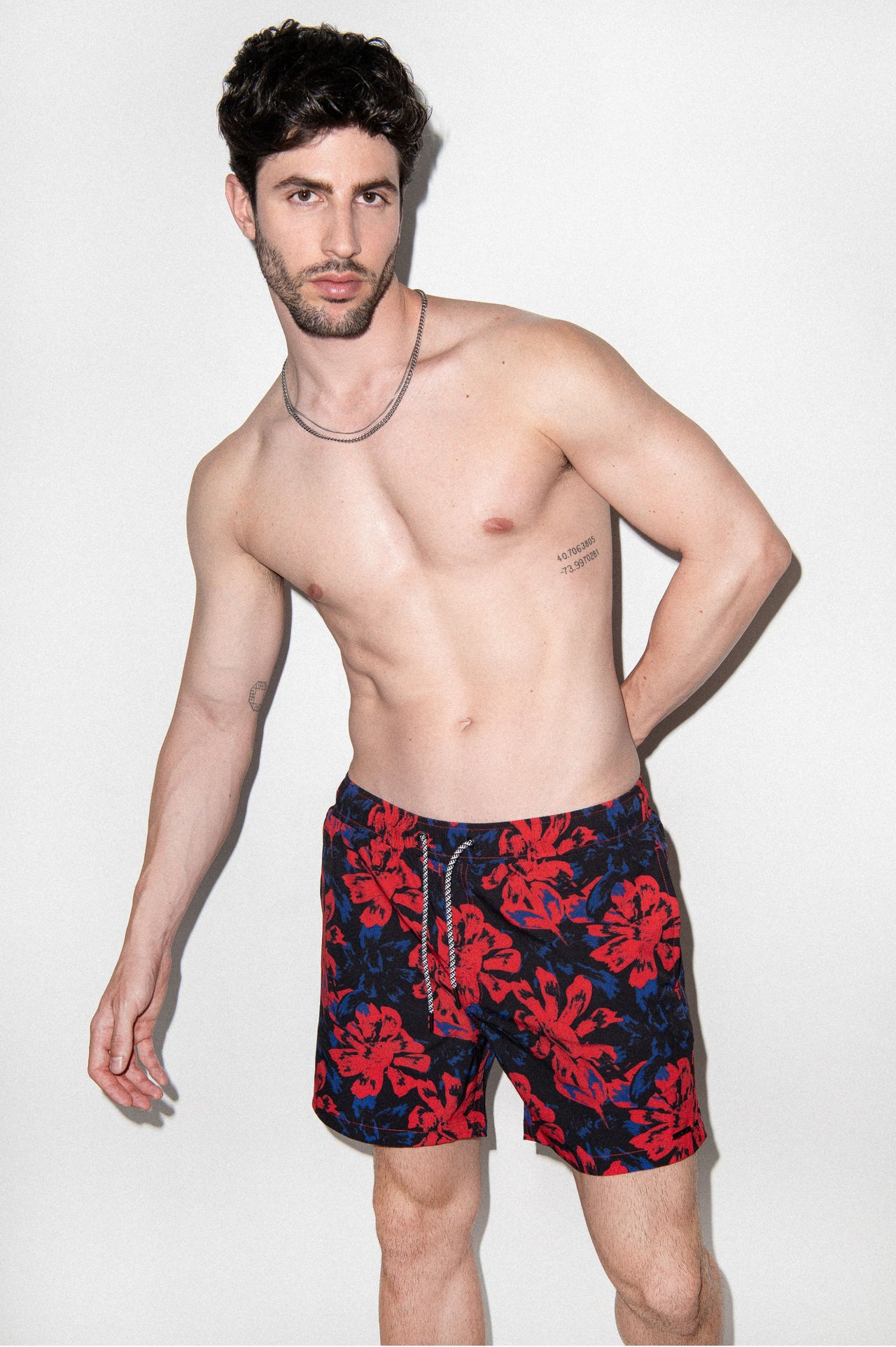 Tulum 5-Inch Swim Trunk Red Vintage Floral